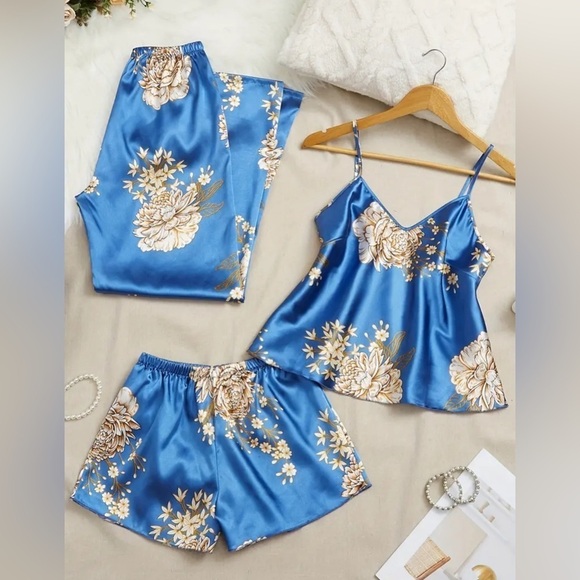 3 Piece Elegant Royal Blue Floral Print Pajama Set 💙💙✨ NWT - Picture 1 of 4